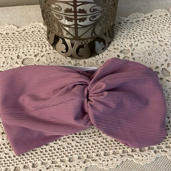 NWT-Lululemon Women’s Ribbed Nulu Twist Front Headband - Picture 4 of 8